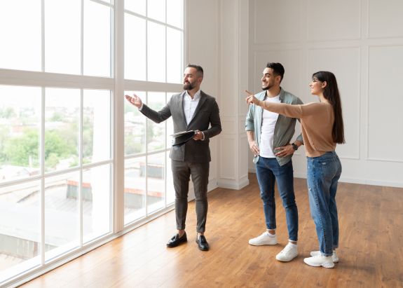 Real estate agent in North Idaho helping buyers create a home buying plan